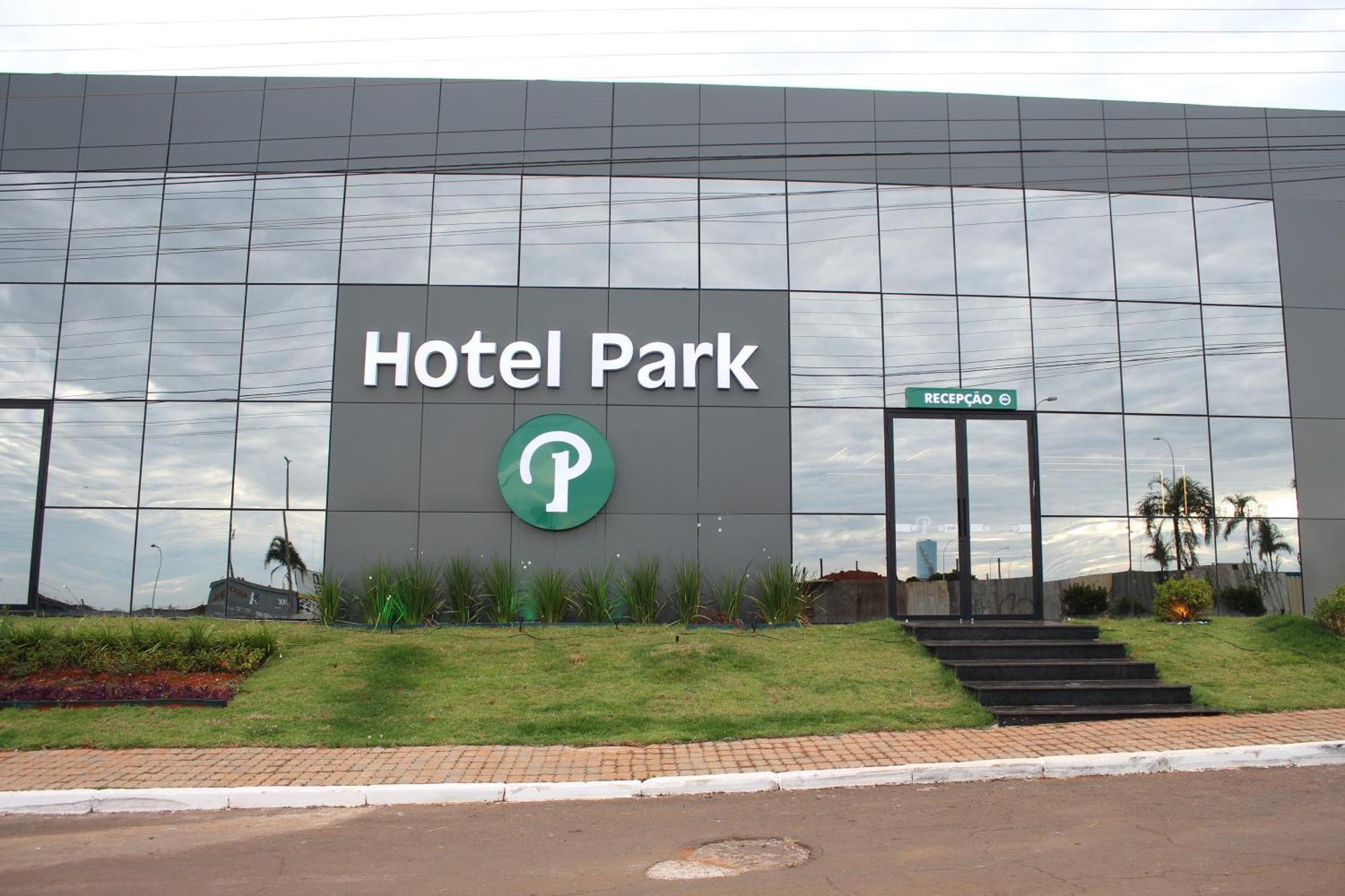 Hotel Park Valparaiso de Goias Exteriör bild